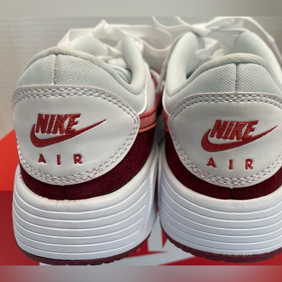 NEW Nike Air Max
SCWomen's Athletic Run
GymTrain Red Shoes FJ3242-100 Size 6 - Picture 6 of 12